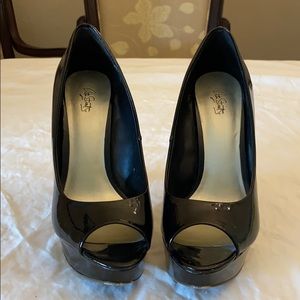 Carlos Santana black patent leather heels